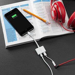 Belkin F8J198BTWHT - LIGHTNING AUDIO + CHARGE ROCKSTAR 4 WHT
