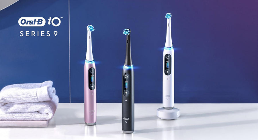 Oral-B iO Series 9  Electric Toothbrush with 2 Brush Heads - Black Onyx