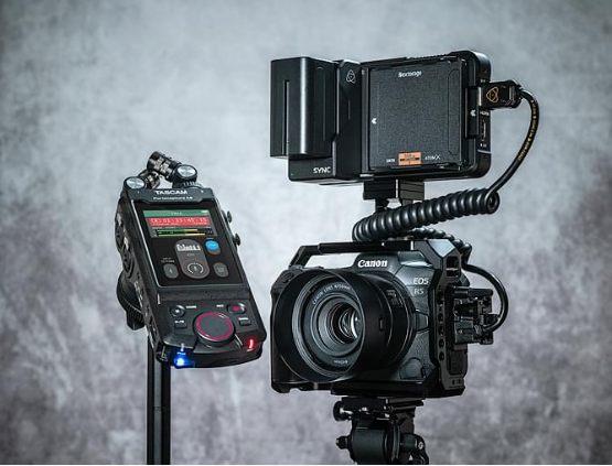 PORTACAPTUREX8 - TASCAM PORTACAPTURE X8 MULTI TRACK HANDHELD RECORDER