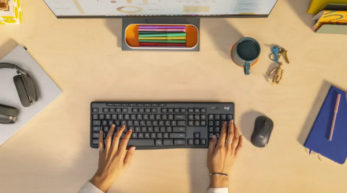 920-012083 - Logitech MK370 Wireless Keyboard and Mouse for Business