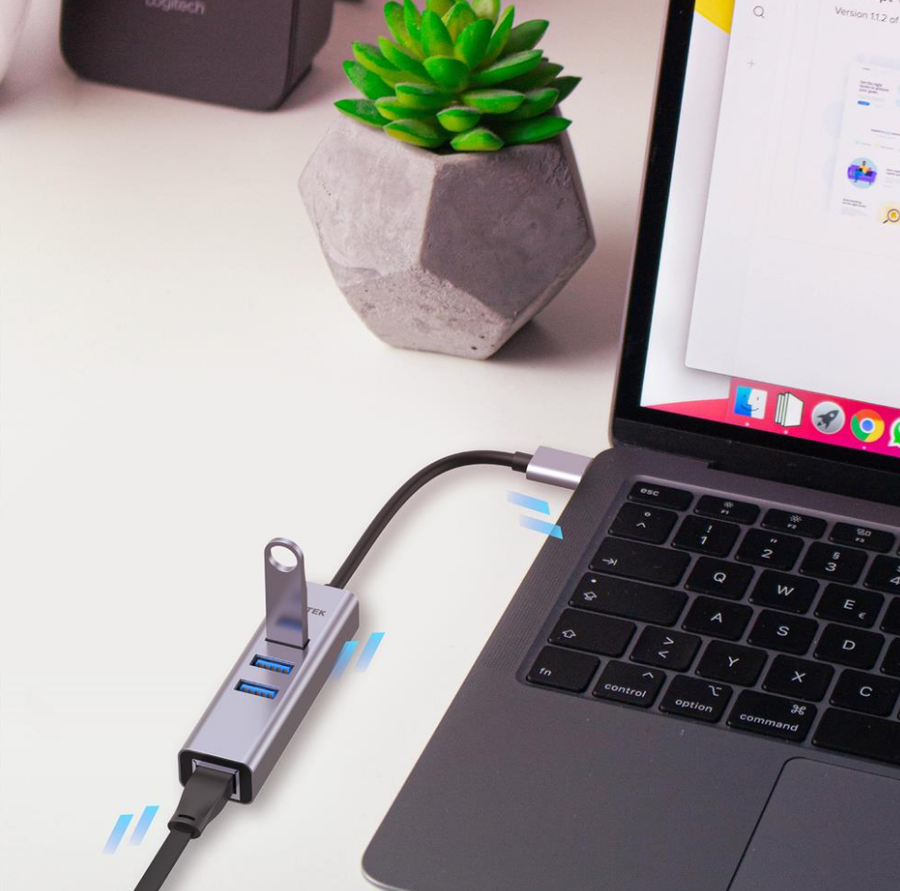 Unitek Y-3088B - 4-in-1 USB Multi-port Hub w/ 2-in-1 Connectors (USB-C & USB-A). Includes 3x USB-A 3.0