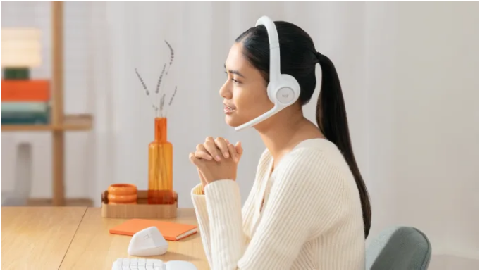 Logitech 981-001418 - ZONE 300 WIRELESS HEADSET - OFF WHITE