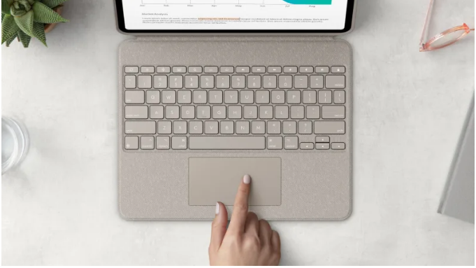 Logitech 920-012662 - Combo Touch for iPad Pro 13 M4 M5 GRH