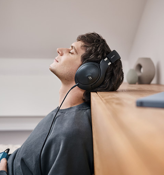 700401 - Sennheiser HD 620S Over Ear Wireless Black
