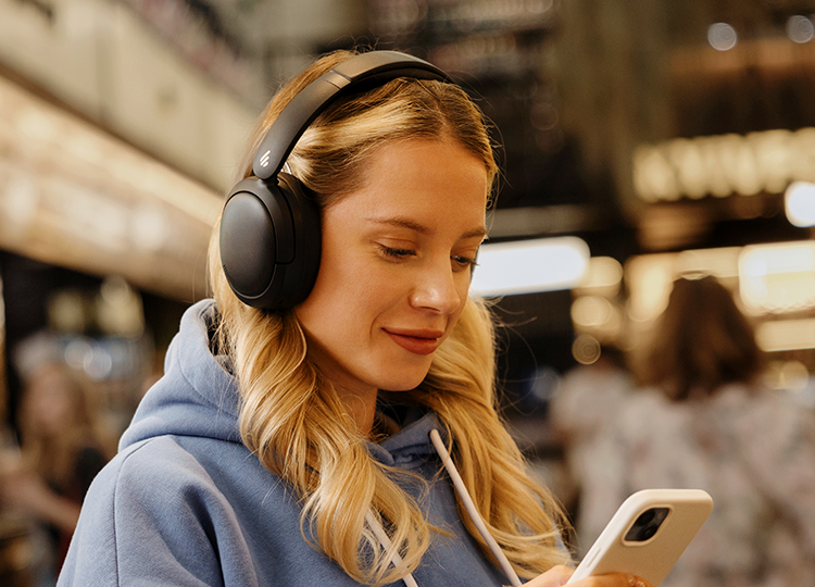 Edifier  W800BT Pro Wireless Over-Ear Noise-Cancelling Headphones - Grey