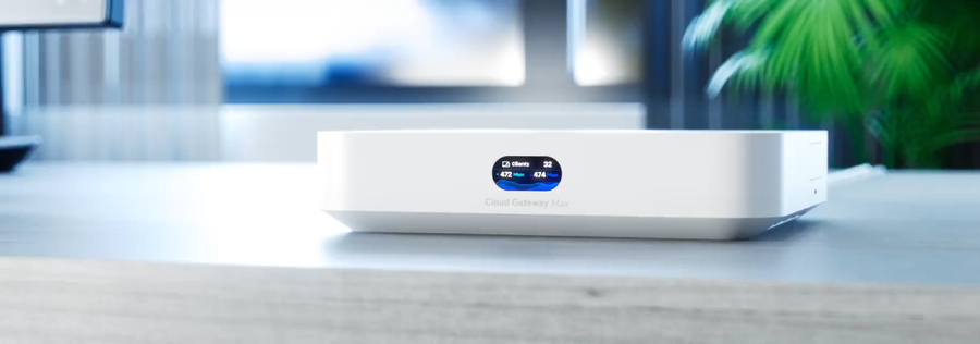Ubiquiti UniFi (UCG-Max)  2.5G Cloud Gateway Max with NVR