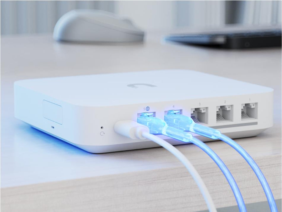 Ubiquiti UniFi (UCG-Max)  2.5G Cloud Gateway Max with NVR