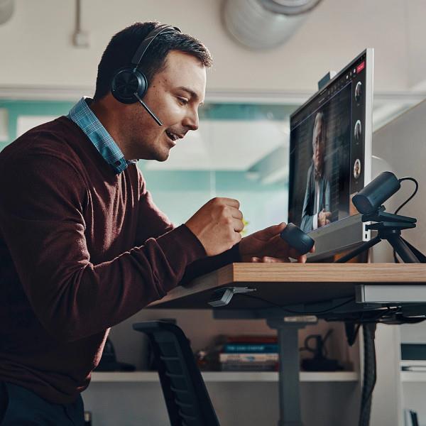 HP 9T9J3AA - Poly Voyager Focus 2 USB-C-C Headset +USB-C/A Adapter