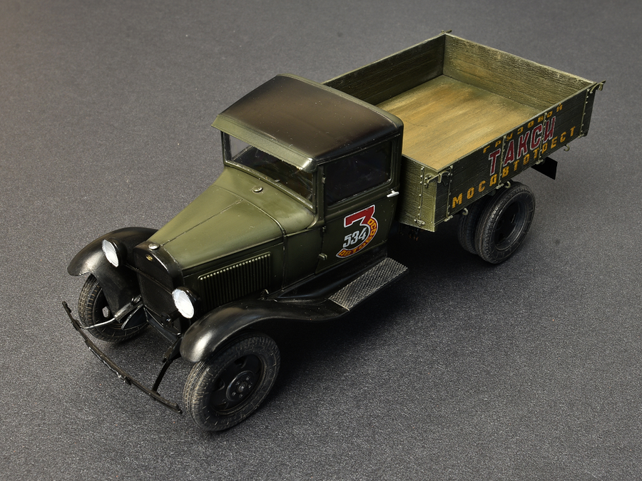Miniart 2-38013 - MINIART 1/35 SOVIET 1.5TON TRUCK AA "POLUTORKA"