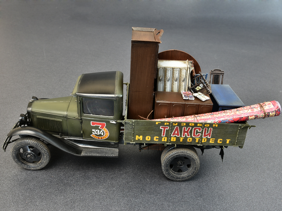 Miniart 2-38013 - MINIART 1/35 SOVIET 1.5TON TRUCK AA "POLUTORKA"