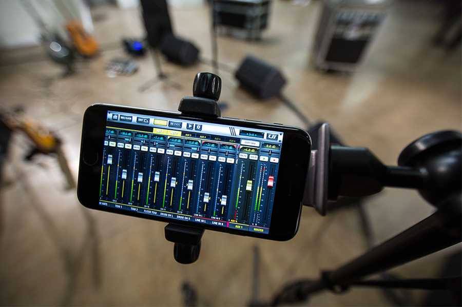 SOUNDCRAFT UI24R - 24 INPUT DIGITAL MIXER W/USB MULTITRACK