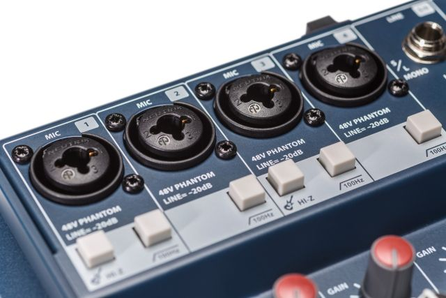 SOUNDCRAFT NOTEPAD12FX - USB MIXER / INTERFACE 4-MONO 4-STEREO FX