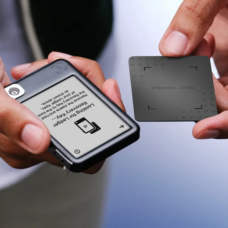 Ledger NANOG5-RK-ENZHSZHTTH - Nano Gen 5 + Recovery Key - AU
