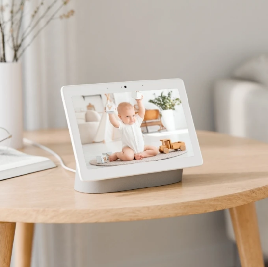 E321 - Reolink 2K Pan-Tilt Indoor Camera