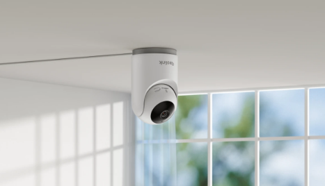 E321 - Reolink 2K Pan-Tilt Indoor Camera