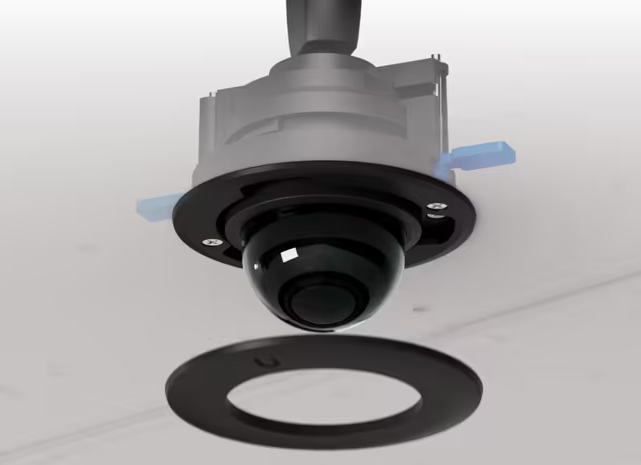 UACC-G5-Dome-Ultra-FM-SB-B - Ubiquiti UniFi G5 Dome Ultra Flush Mount with Smoke Bubble - Black