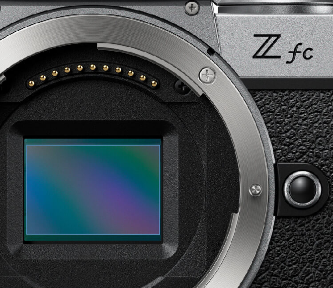ZFC101YA - NIKON Z FC WALNUT BROWN WITH NIKKOR Z 28MM F2.8 SE