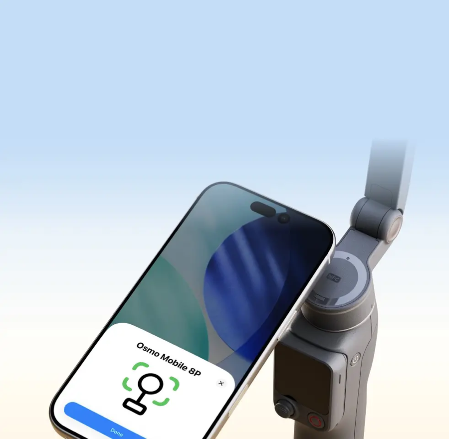 CP-OS-00000564 - DJI Osmo Mobile 8P AdvancedTracking Combo