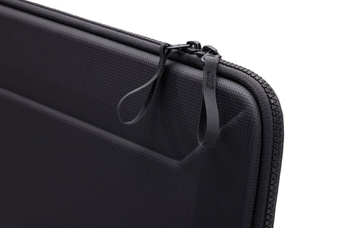 Thule Gauntlet Sleeve 5.0 for MacBook Pro 13"-14" & MacBook Air – Black
