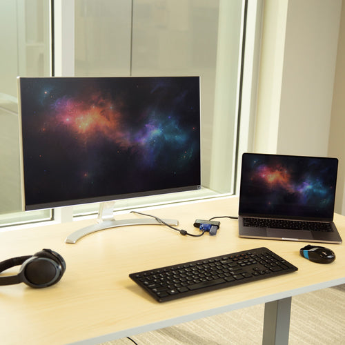 StarTech.com CDP2VGAUACP - USB-C to VGA Multifunction Adapter - PD