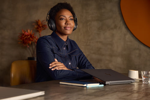HP 8G7U0AA - Poly Voyager Surround 80 UC Microsoft Teams Certified USB-C Headset + USB-C/A Adapter