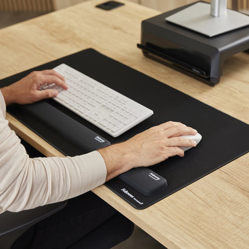 100142565 - Fellowes Breyta Palm Wrist Rest Black
