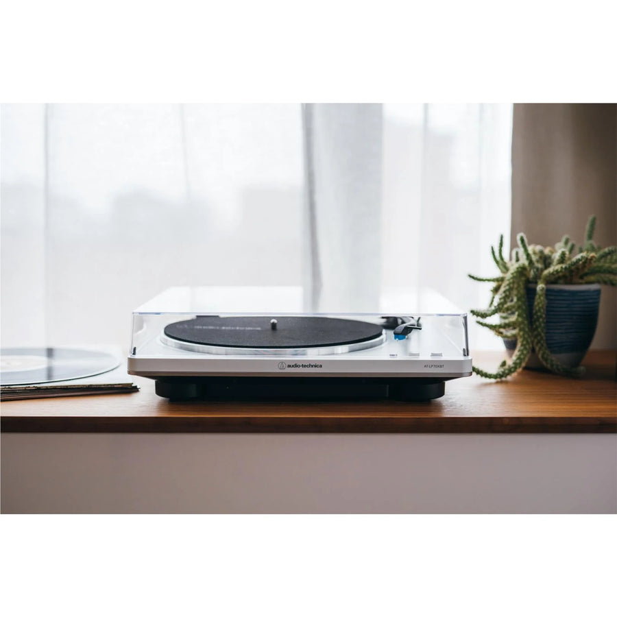 AUDIO TECHNICA AT AUTOMATIC BELT DRIVE TURNTABLE WITH BT & VM95C STYLUS