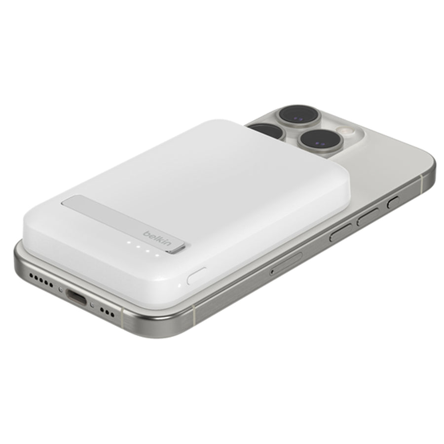 Belkin   BoostCharge Pro 5000mAh 15W 1-Output Magnetic Wireless Charging Power Bank  with Stand -White
