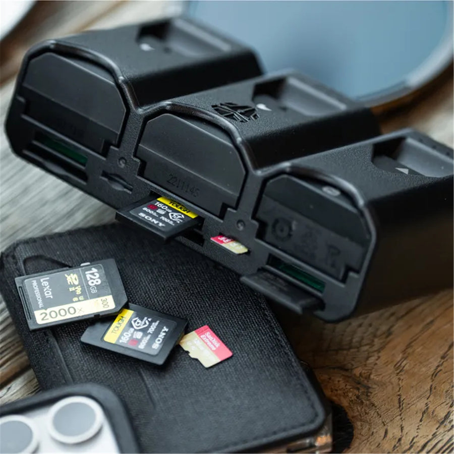 JTC-LPE6 - JUPIO X PETER LINDGREN PR1ME GEAR TRI-CHARGE CHARGER/POWERBANK & MEMORY CARD CASE