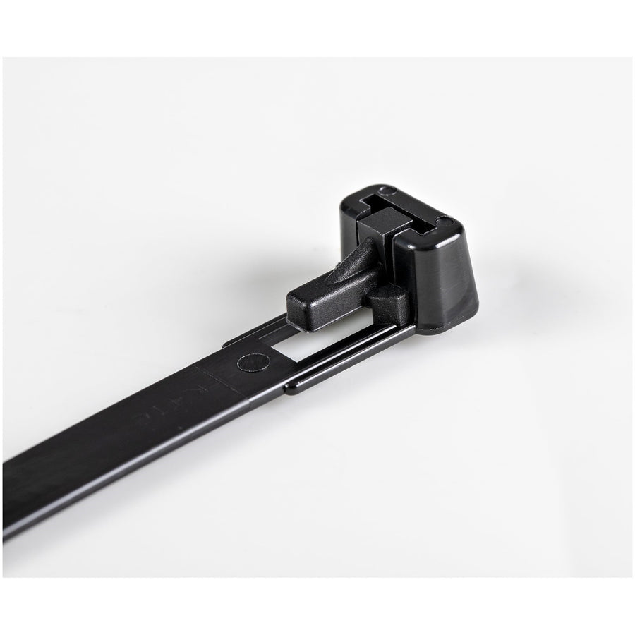 StarTech.com CBMZTRB5BK Wiederverwendbare Kabelbinder - 12cm - Schwarz - 100 Stück