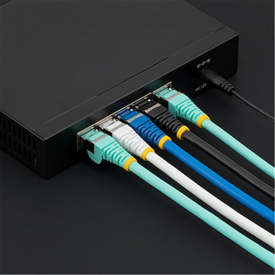 StarTech.com  NLBK-50C-CAT6A-PATCH Cat6a - 10GbE - LSZH Ethernet Cable - 50cm - Black