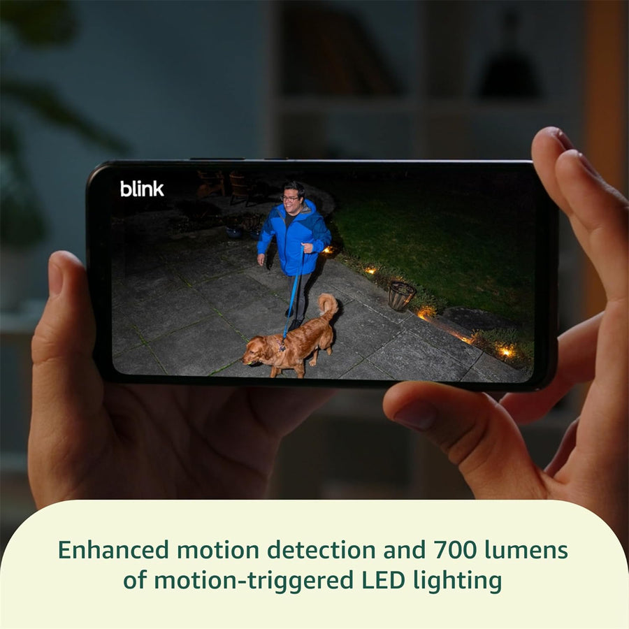 Blink Outdoor Floodlight Mount - Black - Wireless floodlight with 700 lumens of LED - two-year battery life - Required Camera & Sync Module not included