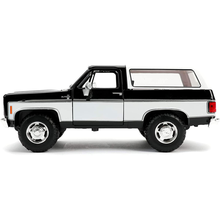 Jada JA31592 – JADA 1/24 JT – '80 CHEV BLAZER K5 SCHWARZ/WEISS