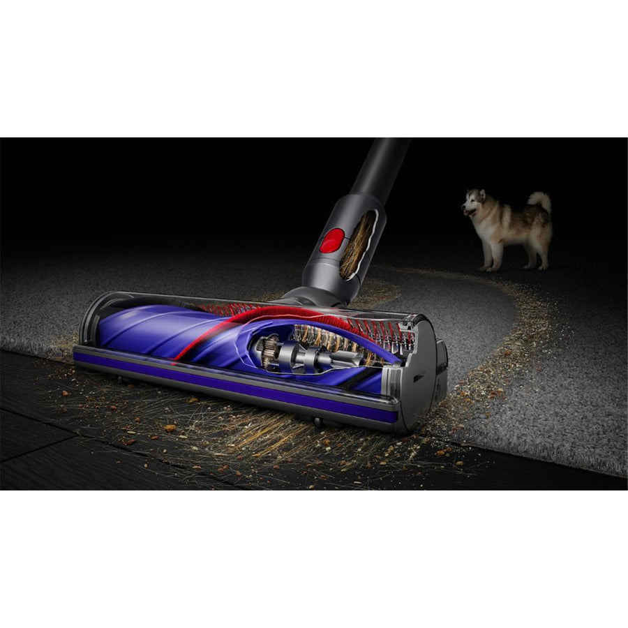 Dyson  V8 Advance + Car Cleanning Kit
