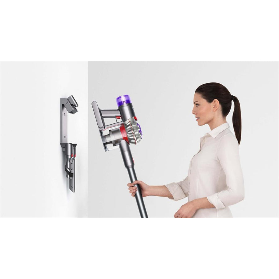 Dyson  V8 Advance + Car Cleanning Kit
