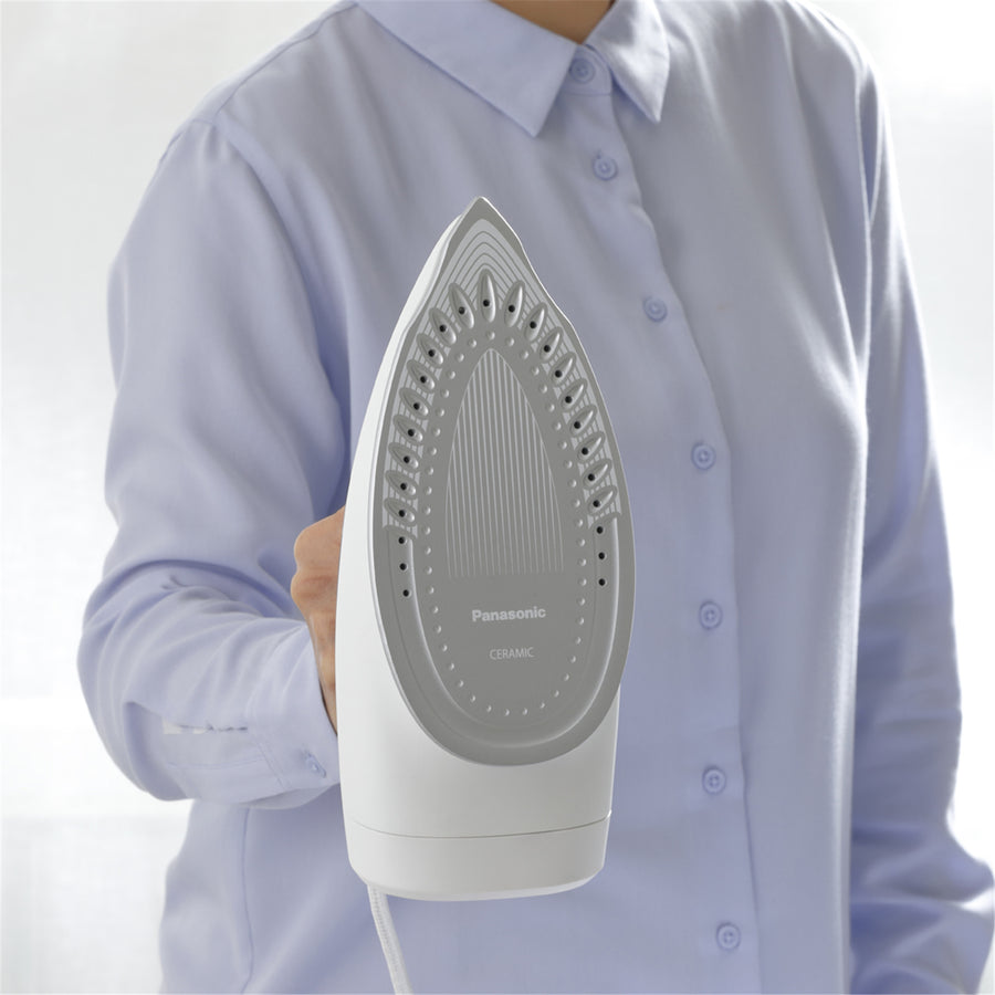 NI-S630VSJ - 2400W ELECTRIC STEAM IRON TITANIUM PLATE