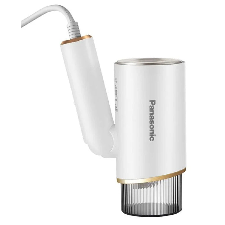 PORTABLE GARMENT STEAMER WITH FOLDABLE HANDLE
