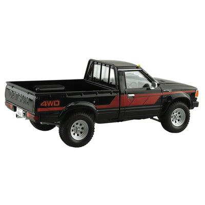 Aoshima 3-6850 - AOSHIMA 1/24 DATSUN TRUCK LIFT UP CUSTOM'82