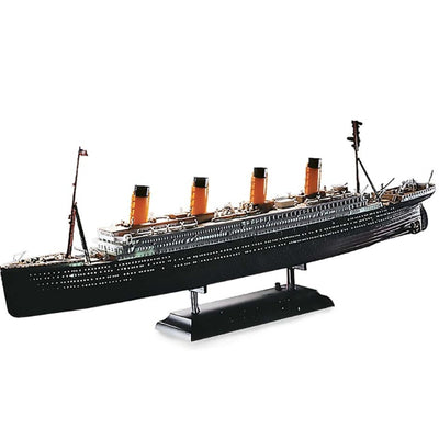 ACADEMY 1/700 TITANIC WITH LED LIGHT SET