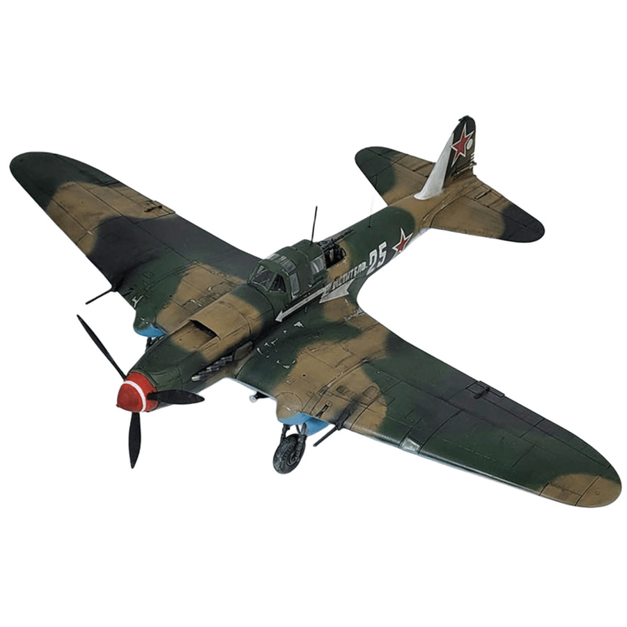 Academy 9-12357 - ACADEMY1/48 IL-2m3 "'BERLIN 1945'"