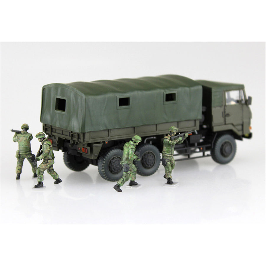 Aoshima 3-1208 - AOSHIMA 1/72 JGSDF 1/2t TRUCK WITH ARMOUR & 4 FIGS