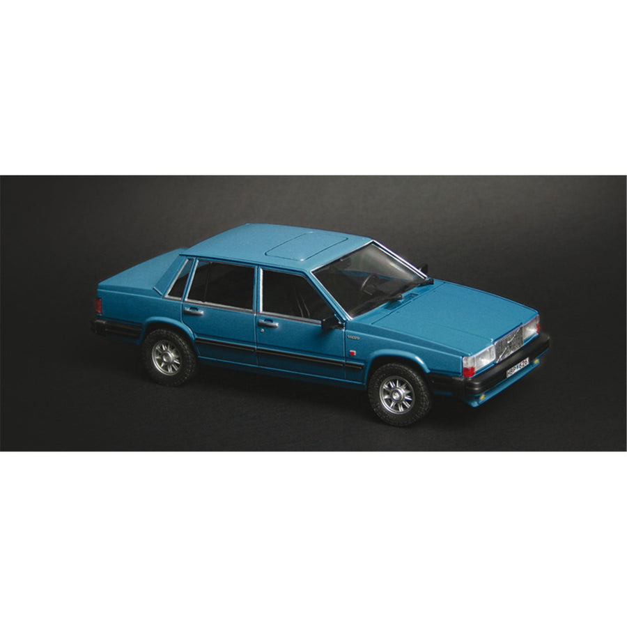 Italeri 1-3623 - ITALERI 1/24**VOLVO 760GLE