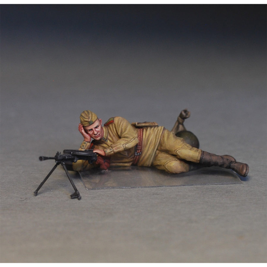 Miniart 2-35233 - MINIART 1/35 SOVIET INFANTRY TAKING A BREAK