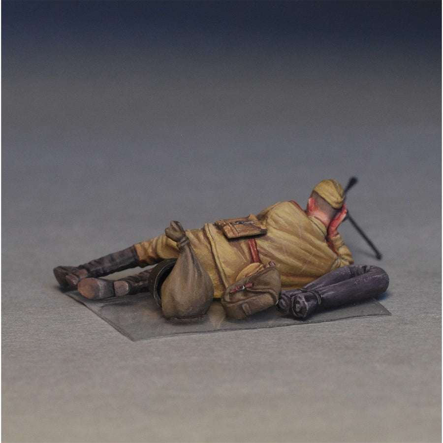 Miniart 2-35233 - MINIART 1/35 SOVIET INFANTRY TAKING A BREAK
