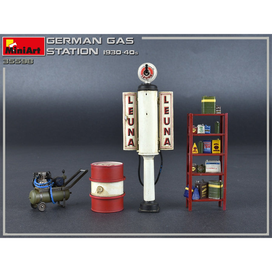 Miniart 2-35598 - MINIART 1/35 GERMAN GAS STATION 30/40's