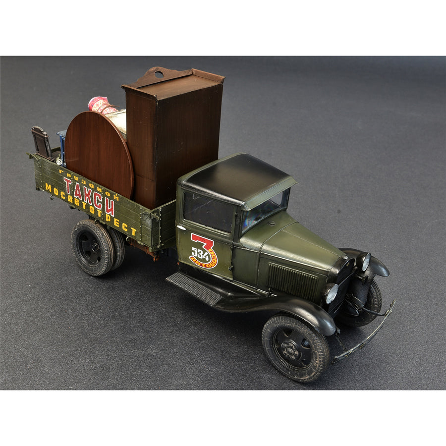 Miniart 2-38013 - MINIART 1/35 SOVIET 1.5TON TRUCK AA "POLUTORKA"
