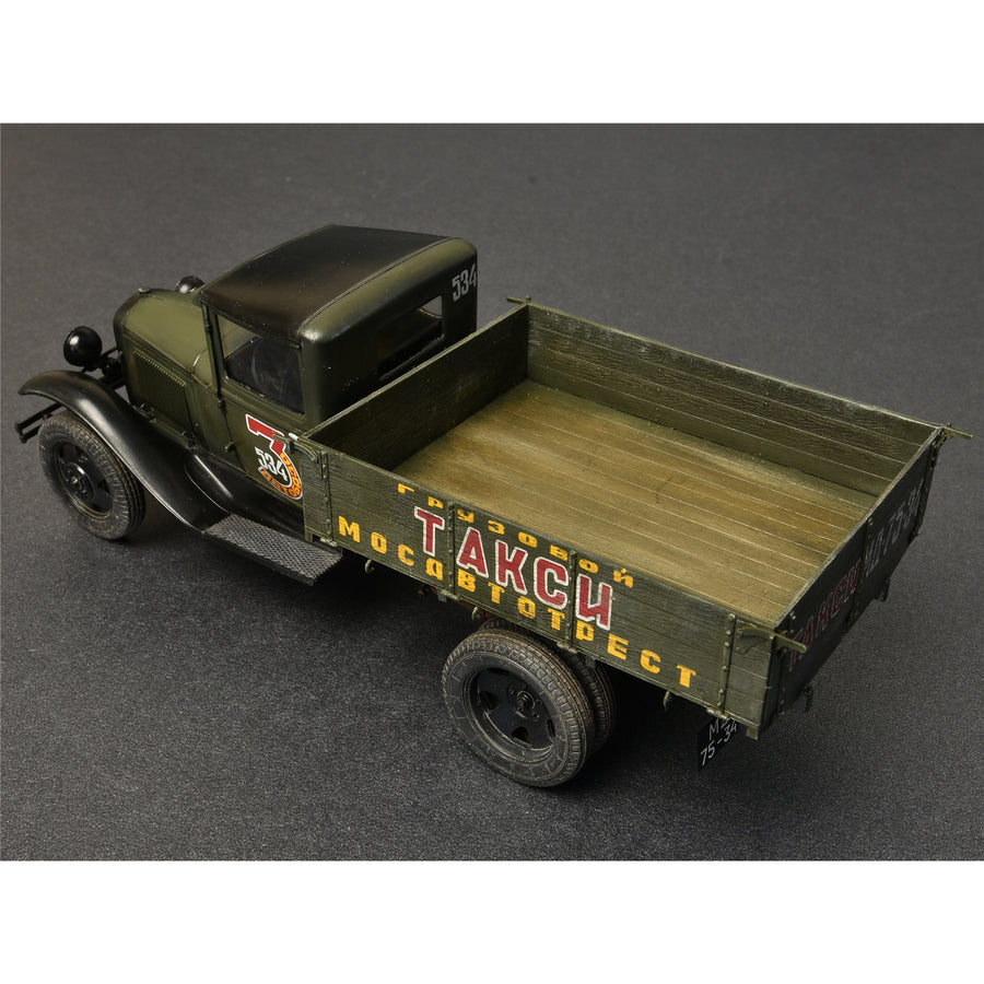 Miniart 2-38013 - MINIART 1/35 SOVIET 1.5TON TRUCK AA "POLUTORKA"