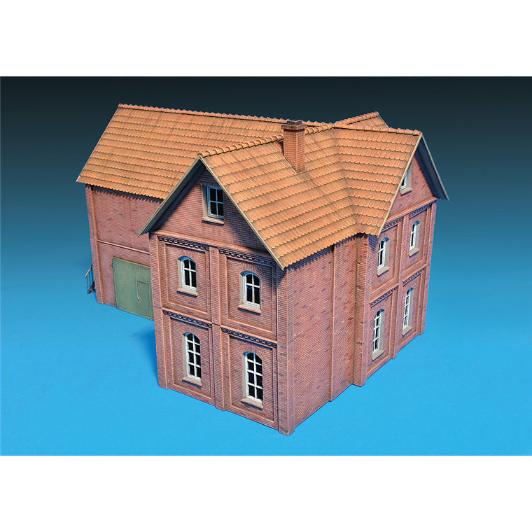 Miniart 2-72021 - MINIART 1/72 ADMIN BUILDING W/WRK SHOP