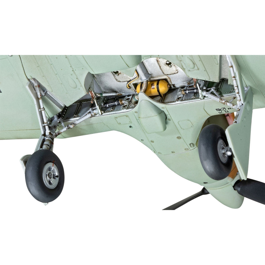 Revell RV04968 - REVELL 1/32 HAWKER HURRICANE MKIIb