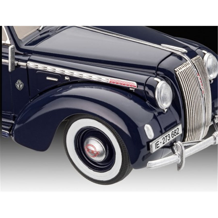 Revell RV07042 - REVELL 1/35 LUXURY CLASS ADMIRAL SALOON